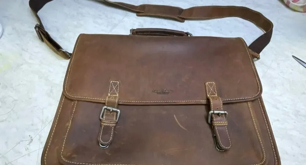 GUSTI LEDER BUSINESS XL GENUINE LEATHER MESSENGER BAG